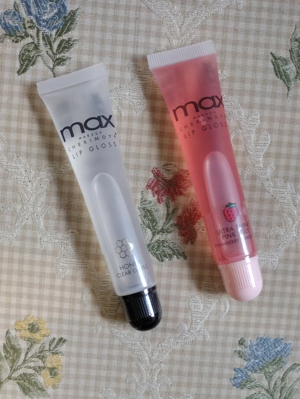 Makeup Cherimoya Lip Gloss In Strawberry– Clear Honey Gloss Duo